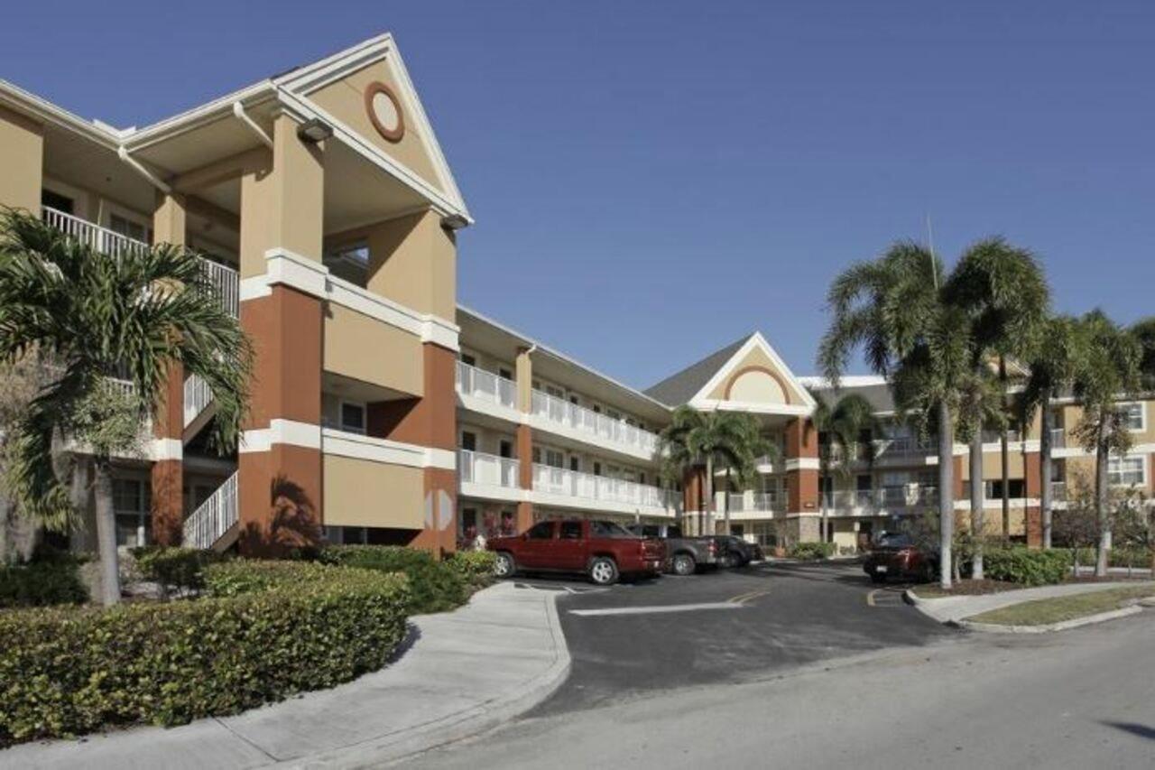 Extended Stay America Suites - Fort Lauderdale - Cypress Creek - Andrews Ave Oakland Park Exteriör bild