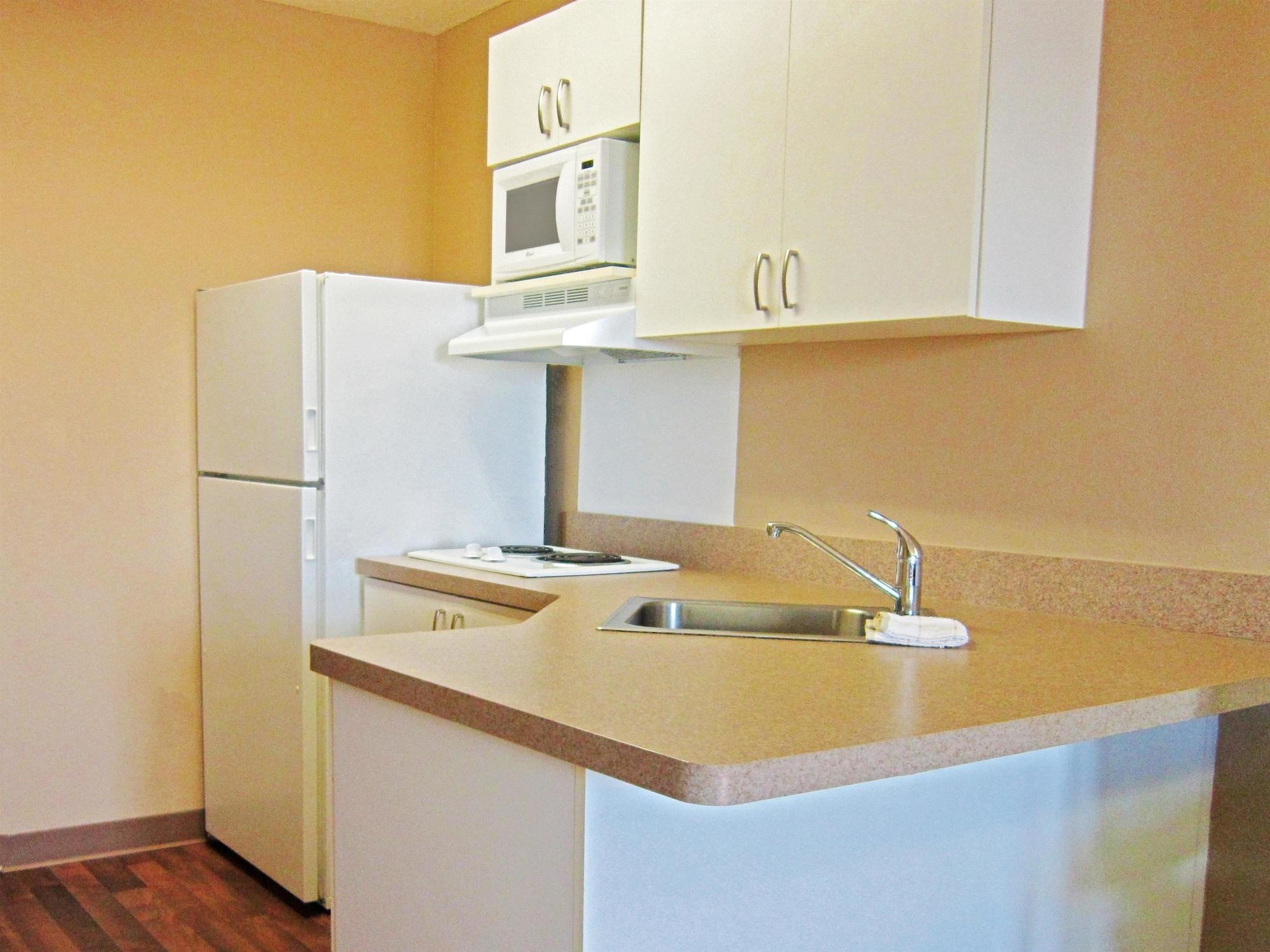 Extended Stay America Suites - Fort Lauderdale - Cypress Creek - Andrews Ave Oakland Park Exteriör bild
