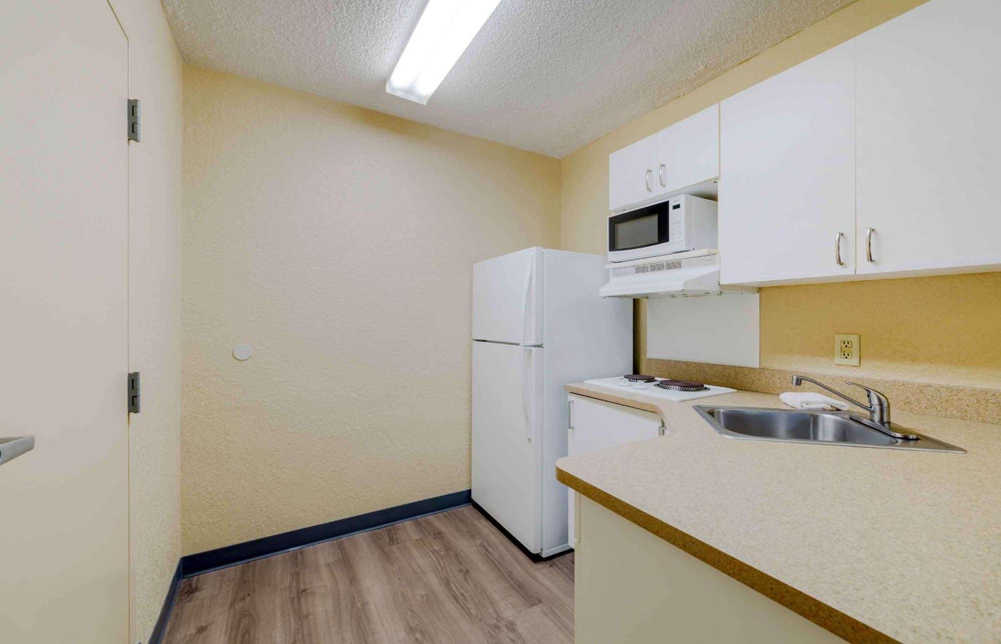 Extended Stay America Suites - Fort Lauderdale - Cypress Creek - Andrews Ave Oakland Park Exteriör bild