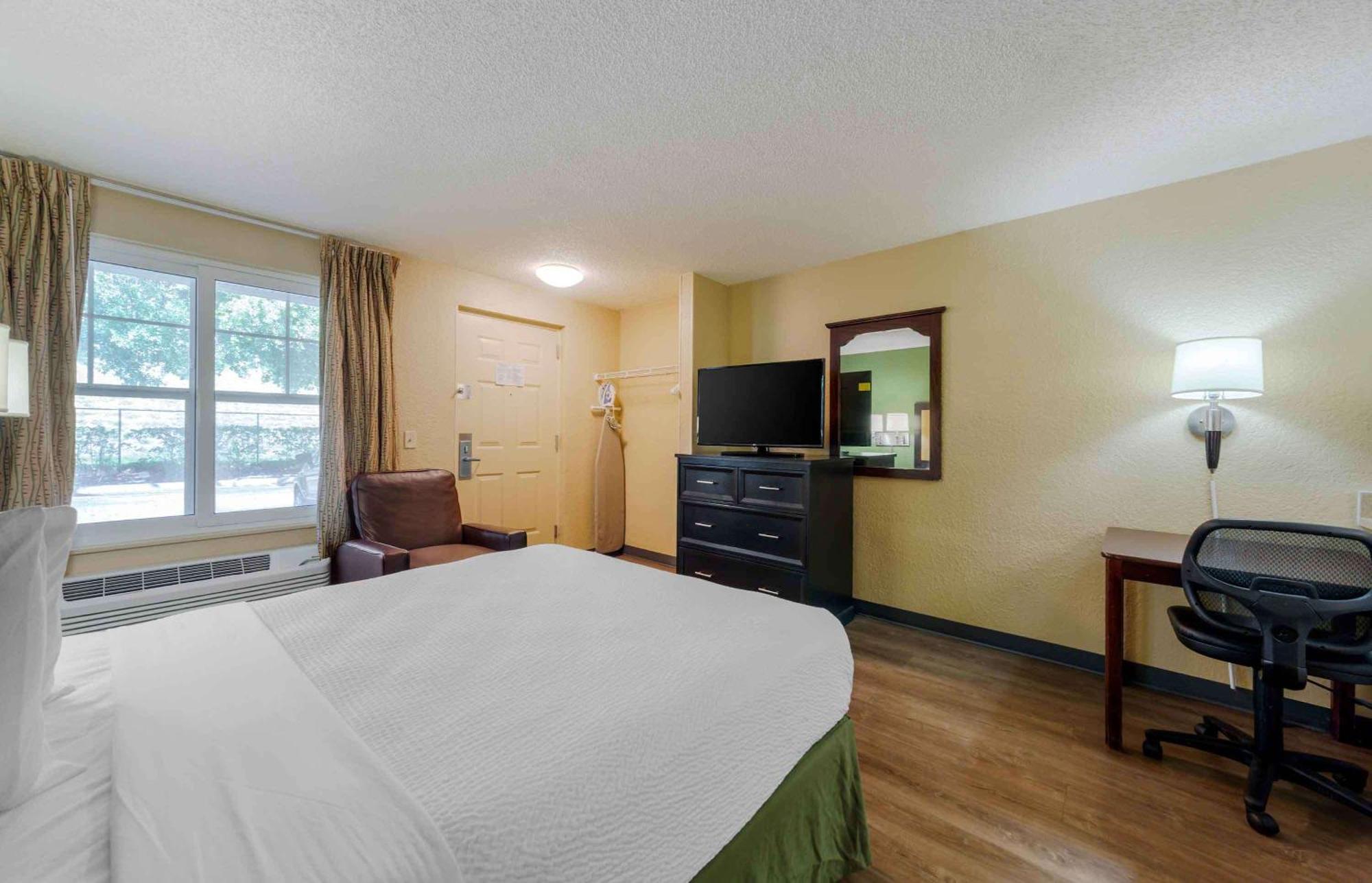 Extended Stay America Suites - Fort Lauderdale - Cypress Creek - Andrews Ave Oakland Park Exteriör bild