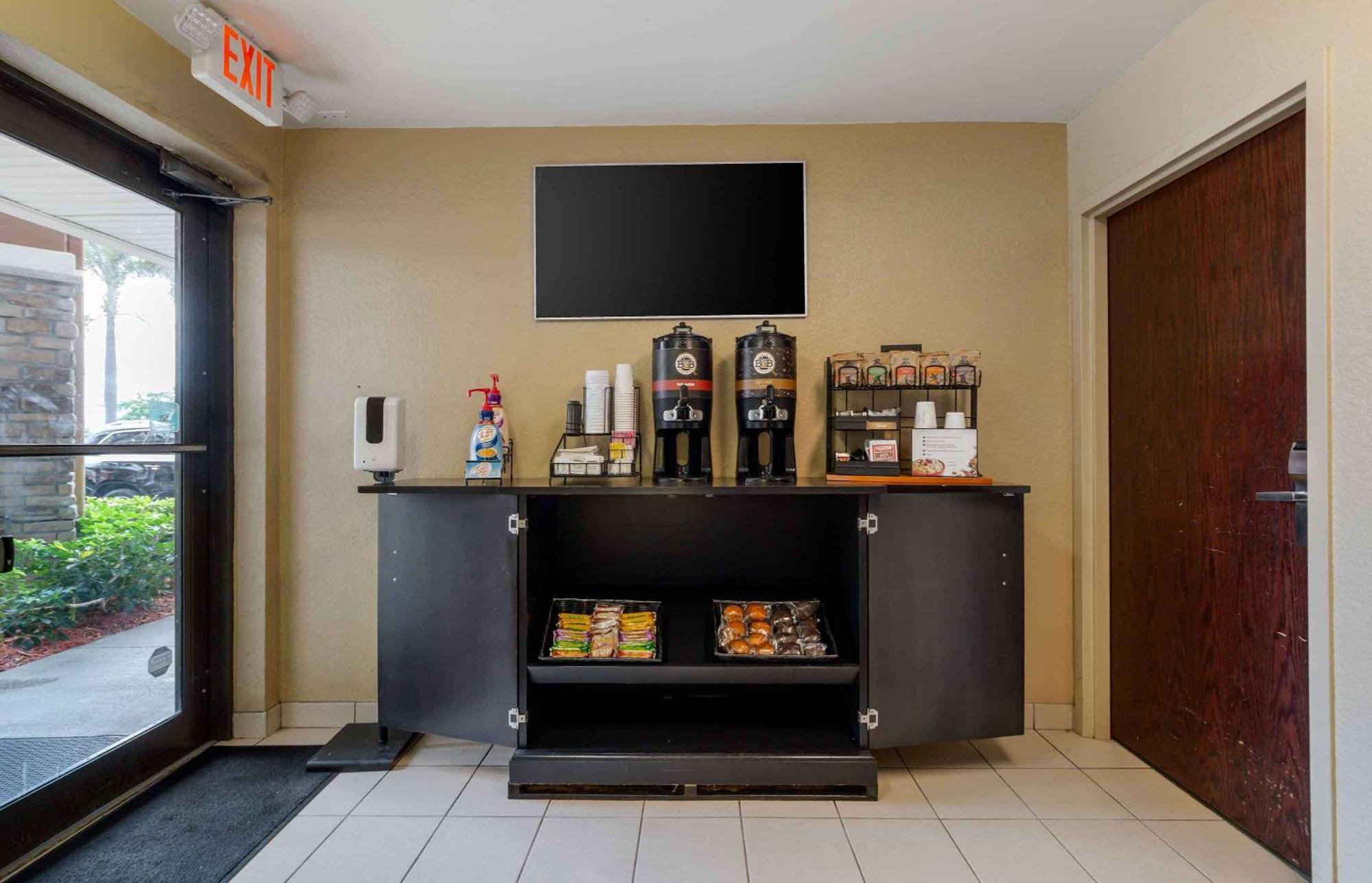 Extended Stay America Suites - Fort Lauderdale - Cypress Creek - Andrews Ave Oakland Park Exteriör bild