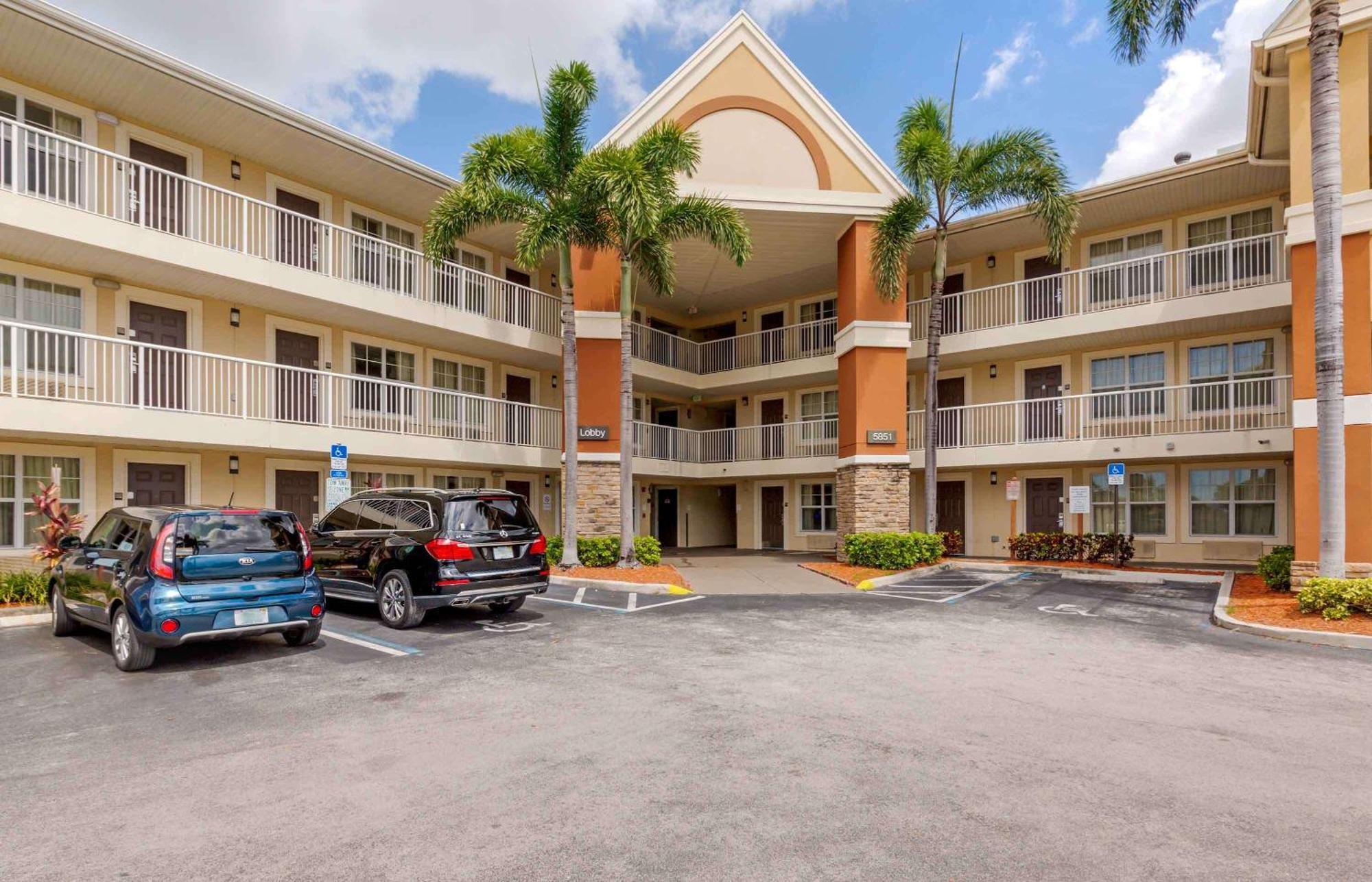 Extended Stay America Suites - Fort Lauderdale - Cypress Creek - Andrews Ave Oakland Park Exteriör bild