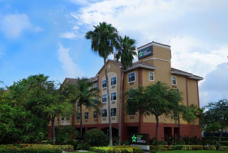 Extended Stay America Suites - Fort Lauderdale - Cypress Creek - Andrews Ave Oakland Park Exteriör bild