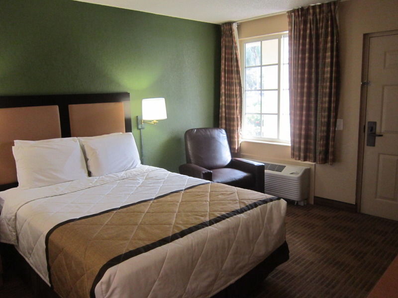 Extended Stay America Suites - Fort Lauderdale - Cypress Creek - Andrews Ave Oakland Park Exteriör bild