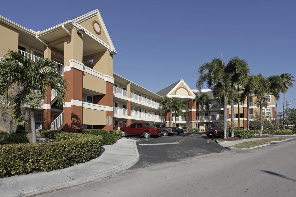 Extended Stay America Suites - Fort Lauderdale - Cypress Creek - Andrews Ave Oakland Park Exteriör bild