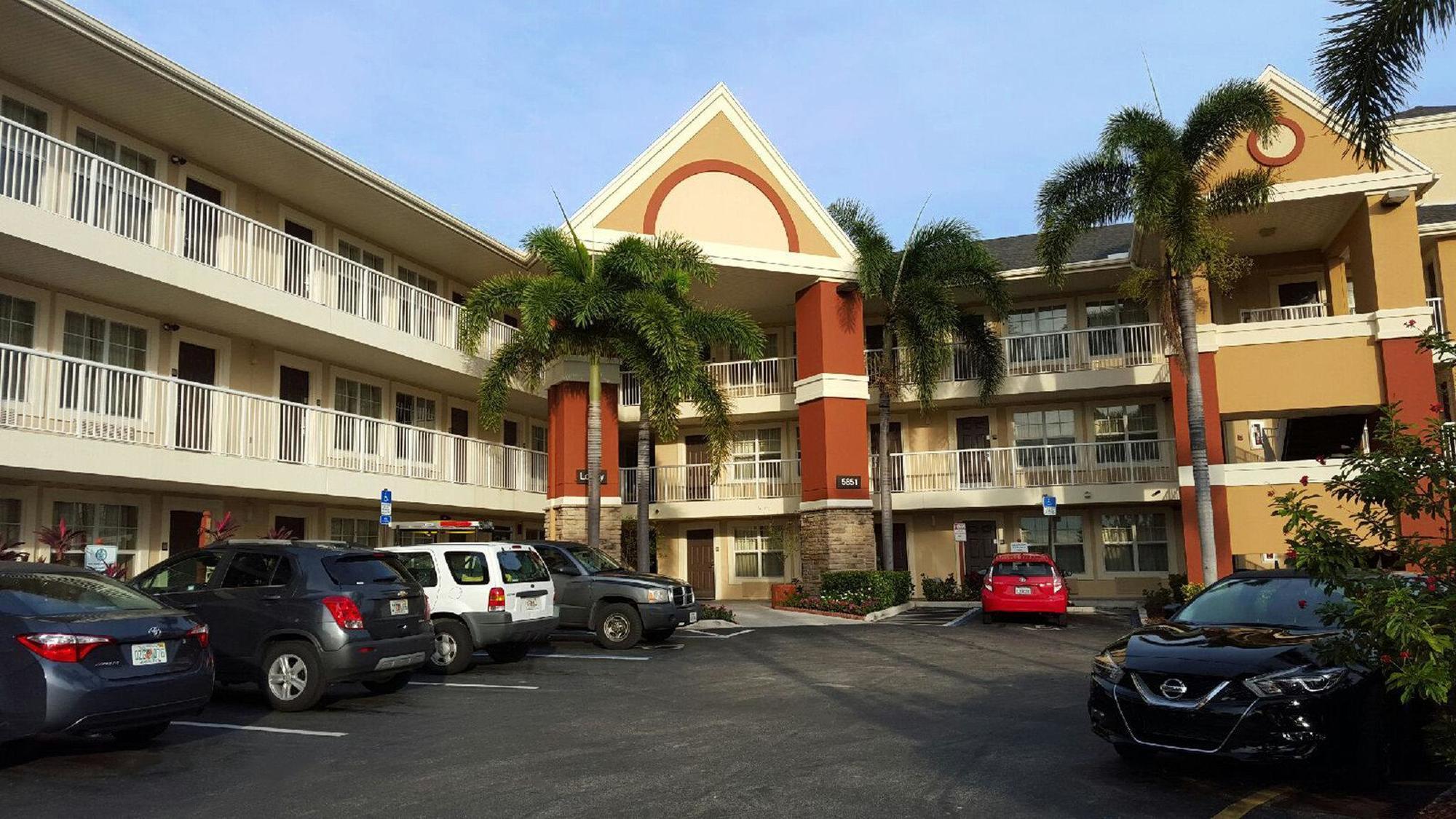 Extended Stay America Suites - Fort Lauderdale - Cypress Creek - Andrews Ave Oakland Park Exteriör bild